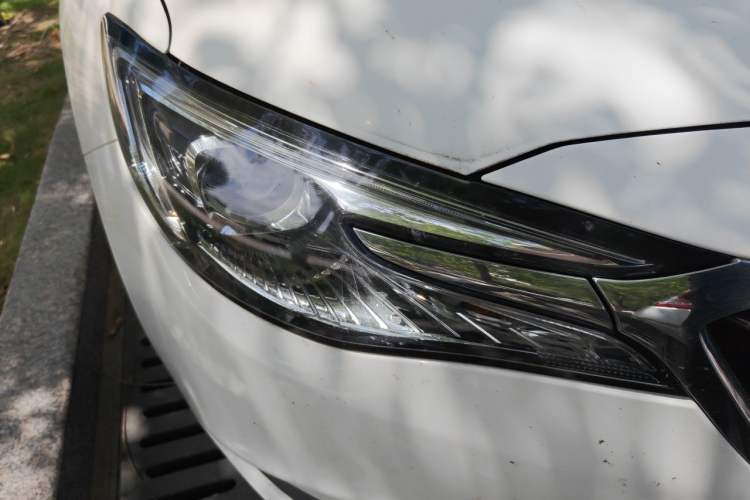 Used Buick GT 2018 15T Manual Entry-Level Version China V Standard Right Front Headlight