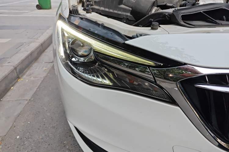 Used Buick GT 2018 15T Dual-Clutch Elite Model China V Standard Right Front Headlight