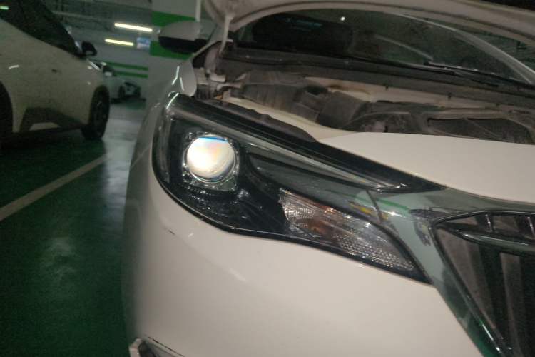 Used Buick GT 2018 15T Manual Elite Version China V Standard Right Front Headlight