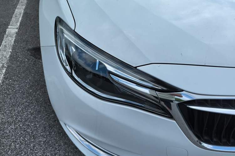 Used Buick GT 2018 18T Automatic Elite Model Right Front Headlight