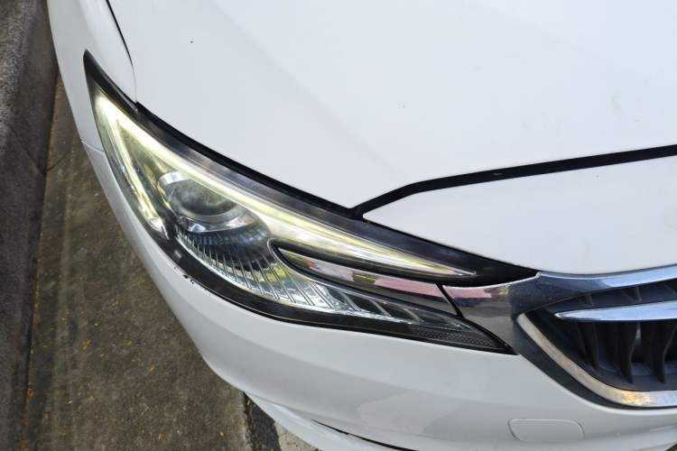 Used Buick GT 2018 15T Dual-Clutch Elite Model China V Standard Right Front Headlight