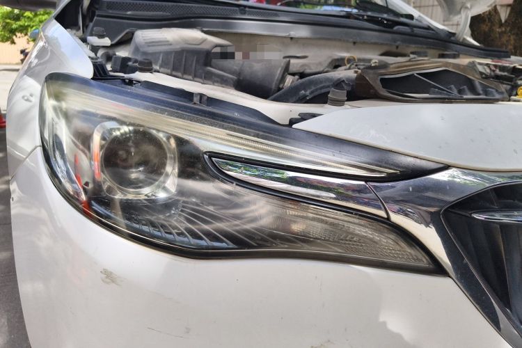 Used Buick GT 2018 15T Dual-Clutch Elite Model China V Standard Right Front Headlight