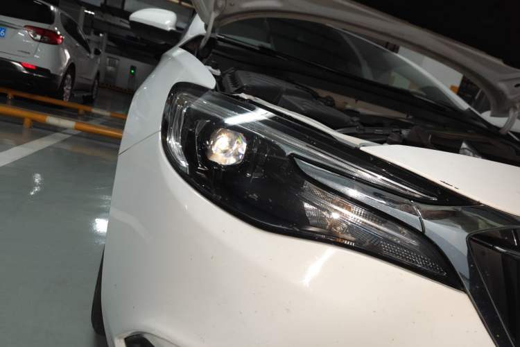 Used Buick GT 2018 18T Automatic Elite Model Right Front Headlight