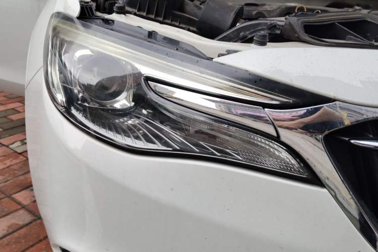 Used Buick GT 2018 15T Manual Entry-Level Version China V Standard Right Front Headlight