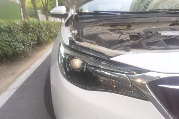 Used Buick GT 2018 18T Automatic Elite Model Right Front Headlight