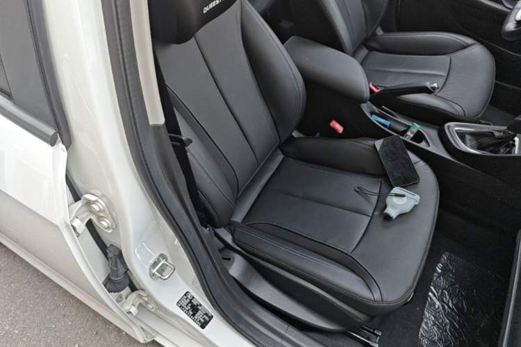 Used Buick GT 2018 18T Automatic Elite Model Right Front Seat