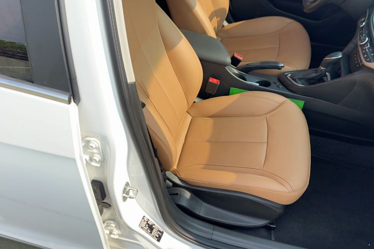 Used Buick GT 2018 18T Automatic Flagship Model Right Front Seat
