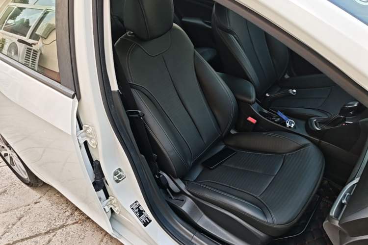 Used Buick GT 2018 18T Automatic Elite Model Right Front Seat