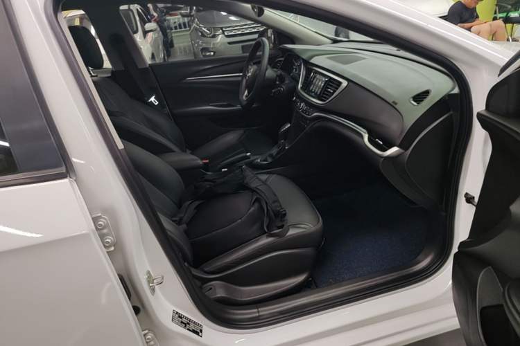 Used Buick GT 2018 18T Automatic Elite Model Right Front Seat
