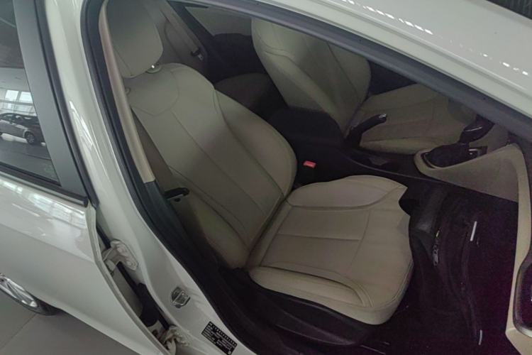 Used Buick GT 2018 15T Dual-Clutch Elite Model China V Standard Right Front Seat