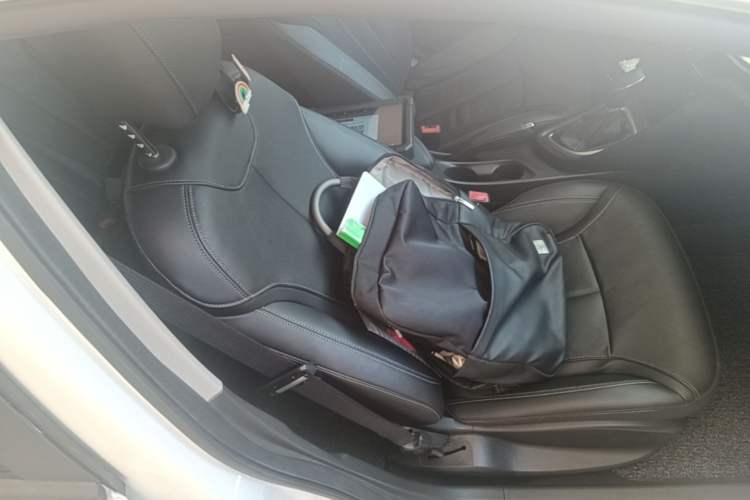 Used Buick GT 2018 18T Automatic Elite Model Right Front Seat