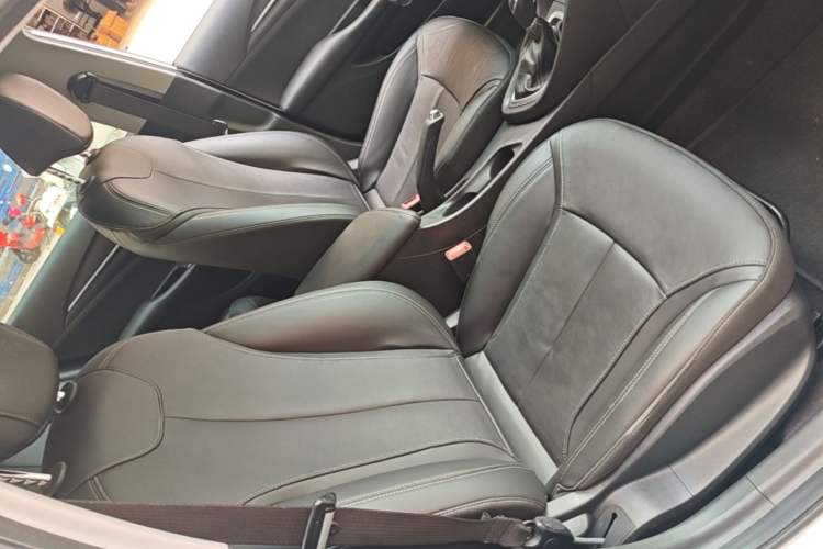 Used Buick GT 2018 18T Automatic Elite Model Right Front Seat