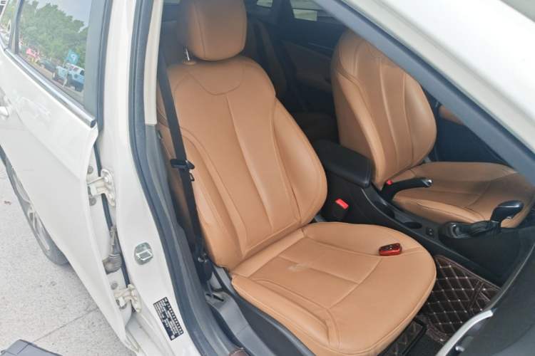 Used Buick GT 2018 18T Automatic Flagship Model Right Front Seat