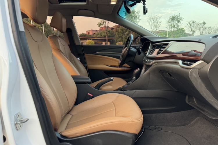 Used Buick GT 2018 18T Automatic Flagship Model Right Front Seat