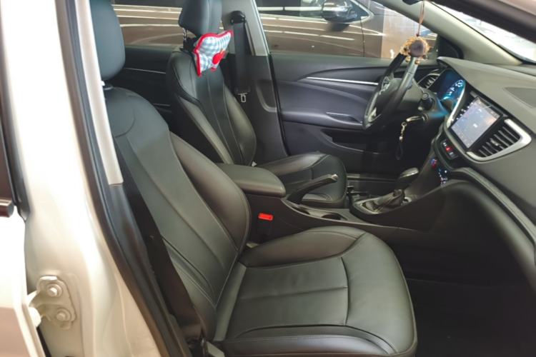 Used Buick GT 2018 18T Automatic Elite Model Right Front Seat