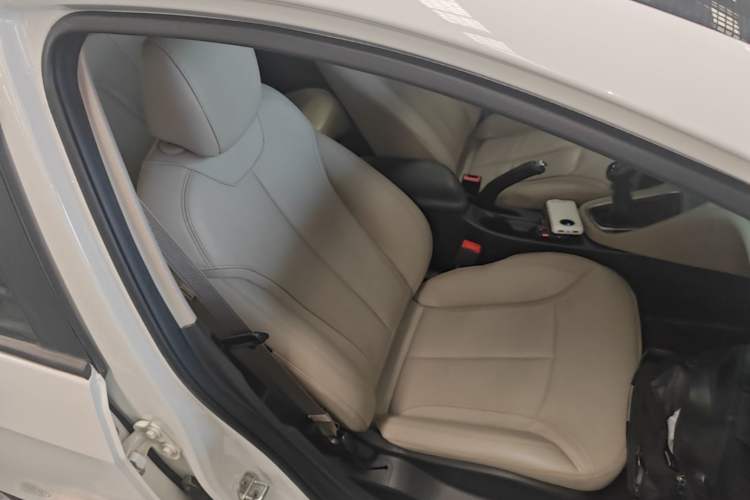 Used Buick GT 2018 15T Manual Elite Version China V Standard Right Front Seat