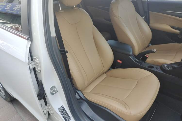 Used Buick GT 2018 18T Automatic Flagship Model Right Front Seat