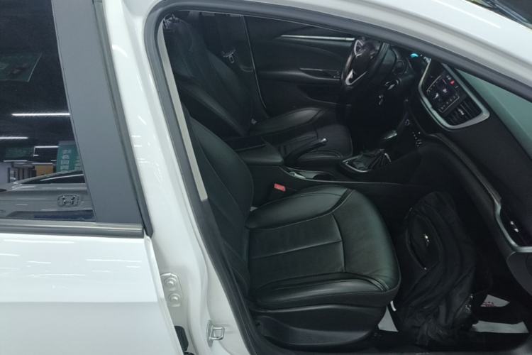 Used Buick GT 2018 18T Automatic Elite Model Right Front Seat