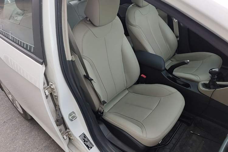 Used Buick GT 2018 15T Manual Elite Version China V Standard Right Front Seat