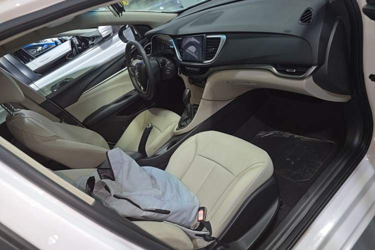 Used Buick GT 2018 15T Dual-Clutch Elite Model China V Standard Right Front Seat