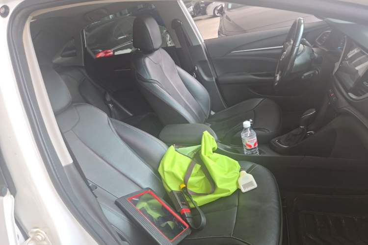 Used Buick GT 2018 18T Automatic Elite Model Right Front Seat
