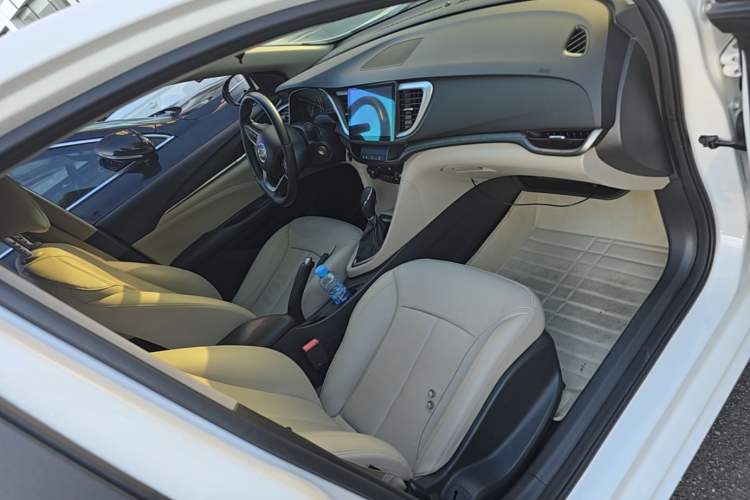 Used Buick GT 2018 15T Dual-Clutch Elite Model China V Standard Right Front Seat