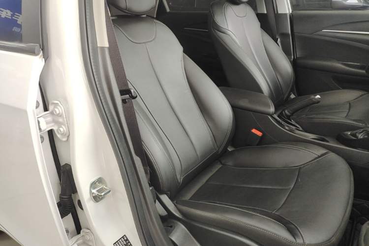 Used Buick GT 2018 18T Automatic Elite Model Right Front Seat