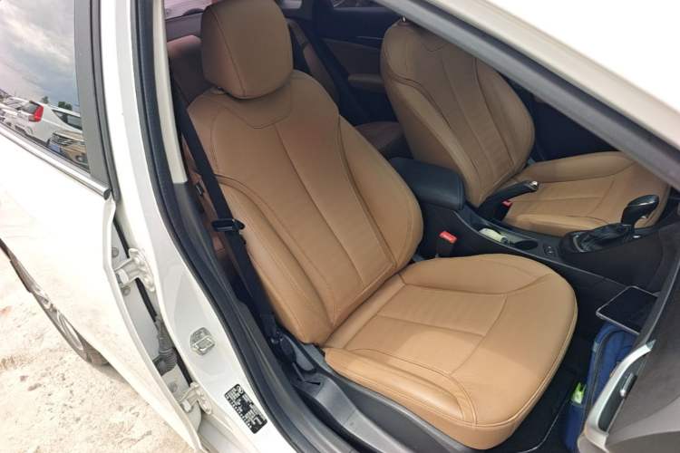 Used Buick GT 2018 18T Automatic Flagship Model Right Front Seat