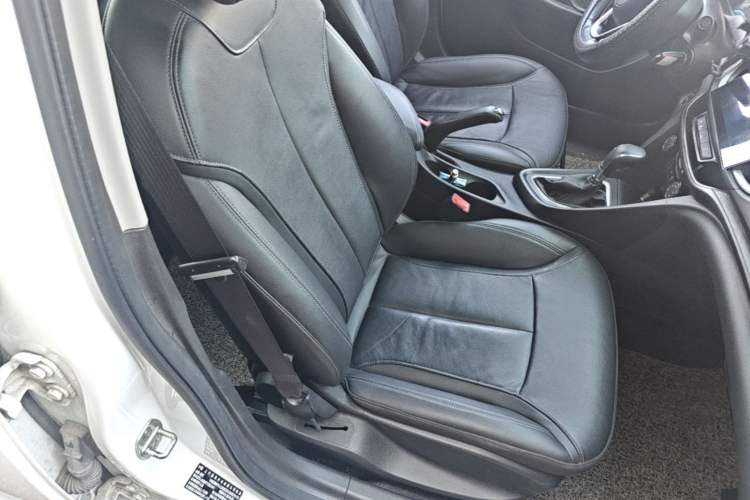 Used Buick GT 2018 18T Automatic Elite Model Right Front Seat