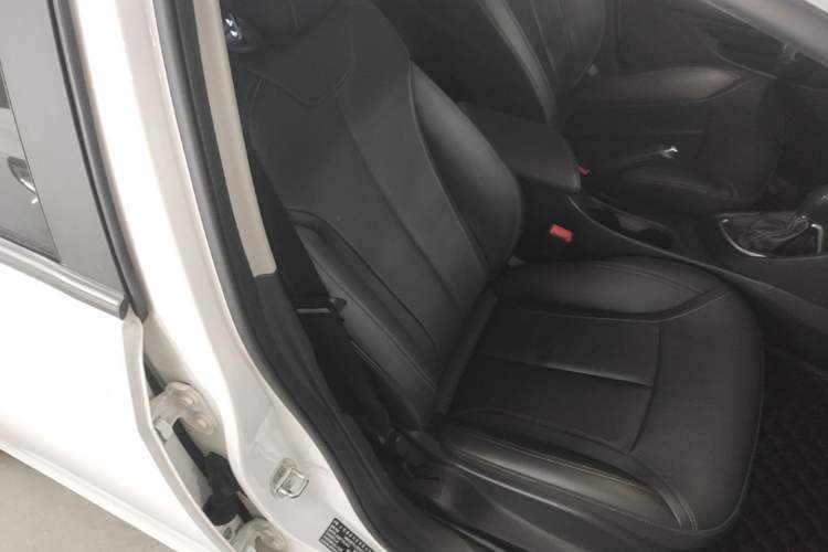 Used Buick GT 2018 18T Automatic Elite Model Right Front Seat