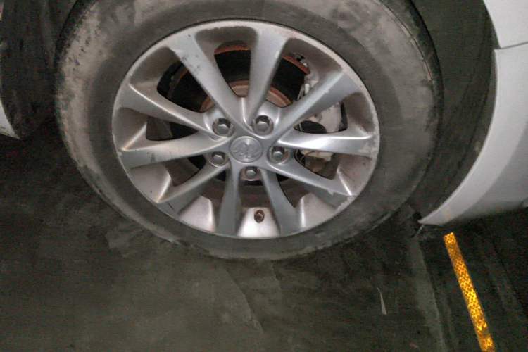 Used Buick GT 2018 15T Dual-Clutch Advanced Model China V Standard Right Front Wheel Hub