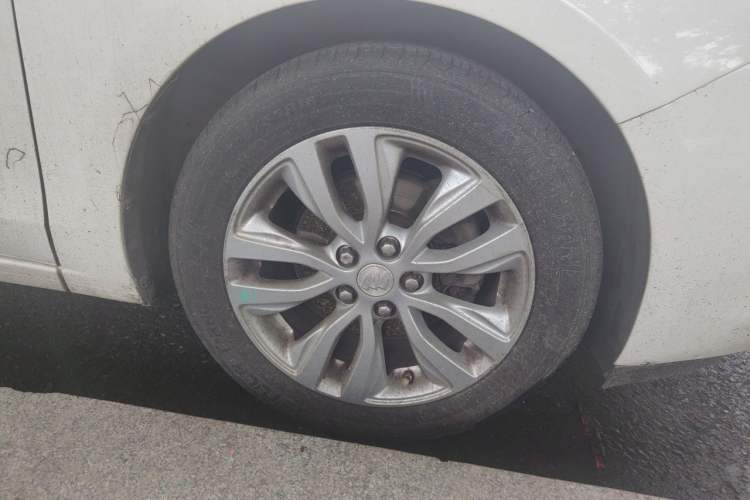 Used Buick GT 2018 15T Manual Elite Version China V Standard Right Front Wheel Hub