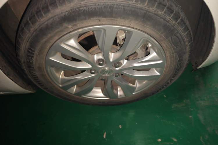 Used Buick GT 2018 15T Dual-Clutch Elite Model China V Standard Right Front Wheel Hub