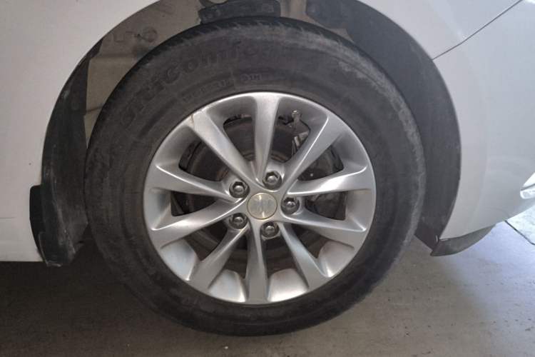Used Buick GT 2018 15T Dual-Clutch Advanced Model China V Standard Right Front Wheel Hub