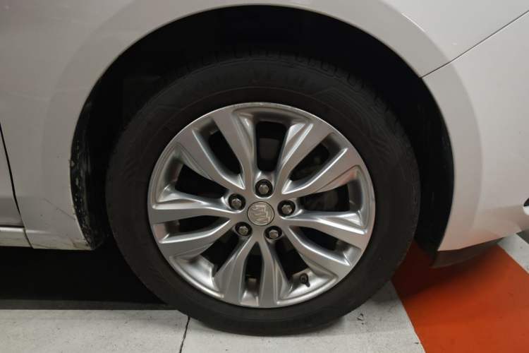 Used Buick GT 2018 15T Dual-Clutch Elite Model China V Standard Right Front Wheel Hub