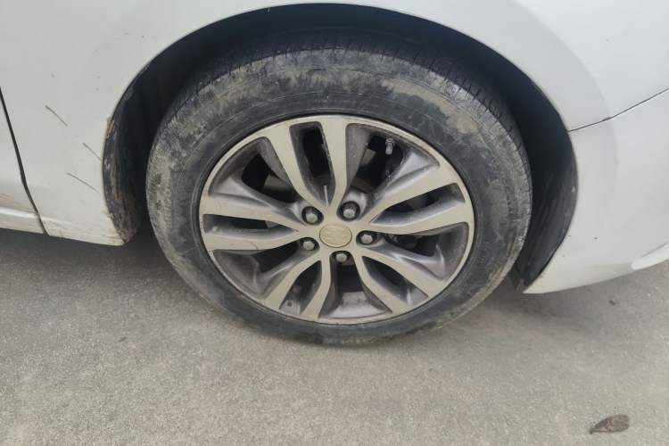 Used Buick GT 2018 18T Automatic Elite Model Right Front Wheel Hub