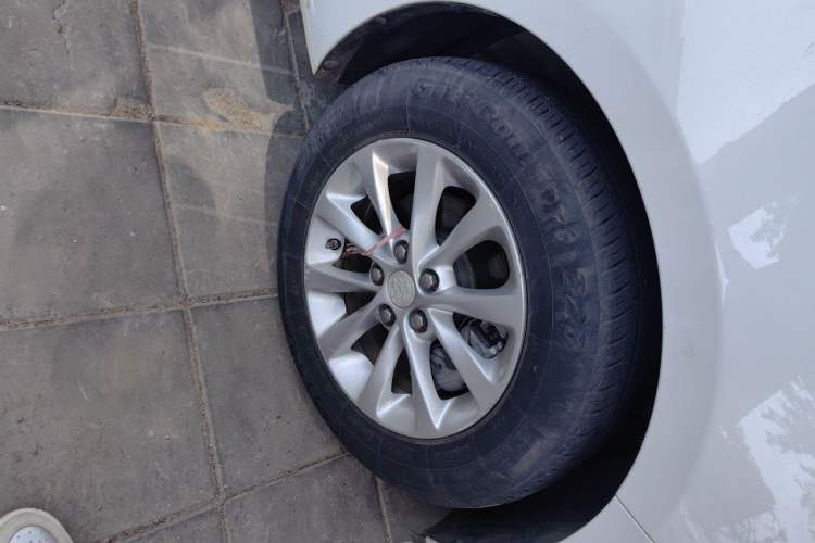 Used Buick GT 2018 15T Dual-Clutch Advanced Model China V Standard Right Front Wheel Hub