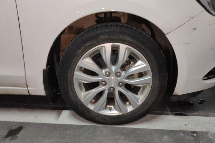 Used Buick GT 2018 15T Dual-Clutch Elite Model China V Standard Right Front Wheel Hub