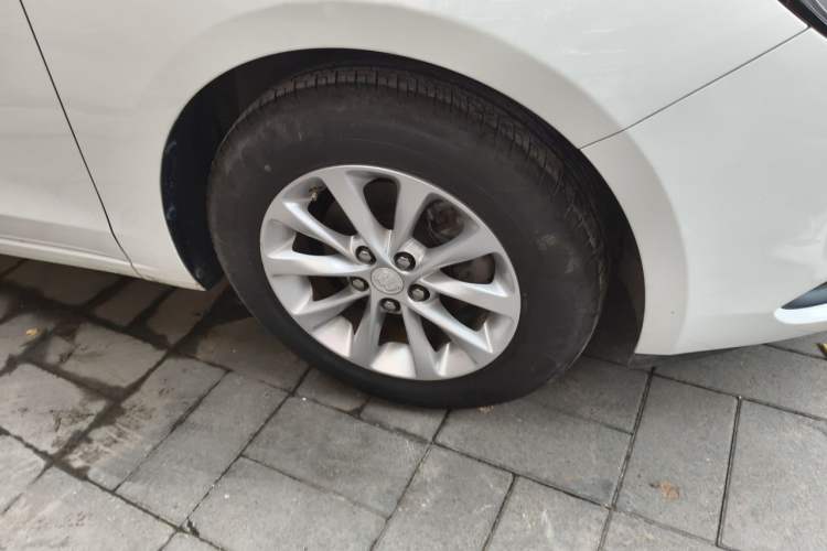 Used Buick GT 2018 15T Manual Entry-Level Version China V Standard Right Front Wheel Hub