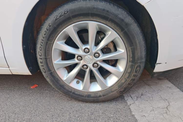 Used Buick GT 2018 15T Dual-Clutch Advanced Model China V Standard Right Front Wheel Hub