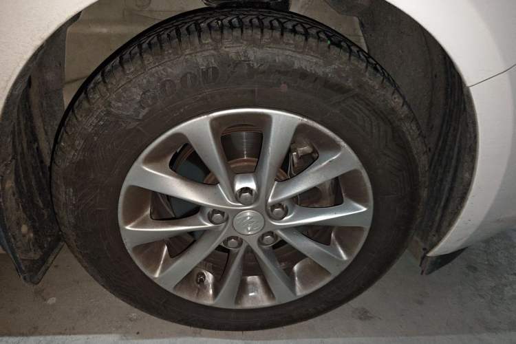 Used Buick GT 2018 15T Dual-Clutch Advanced Model China V Standard Right Front Wheel Hub