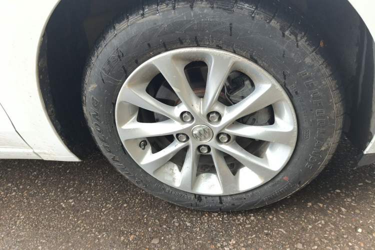 Used Buick GT 2018 15T Dual-Clutch Advanced Model China V Standard Right Front Wheel Hub
