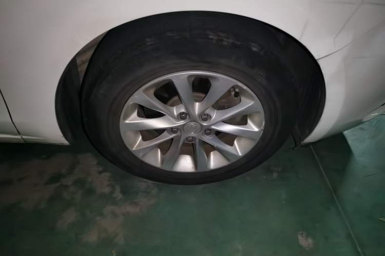 Used Buick GT 2018 15T Dual-Clutch Advanced Model China V Standard Right Front Wheel Hub