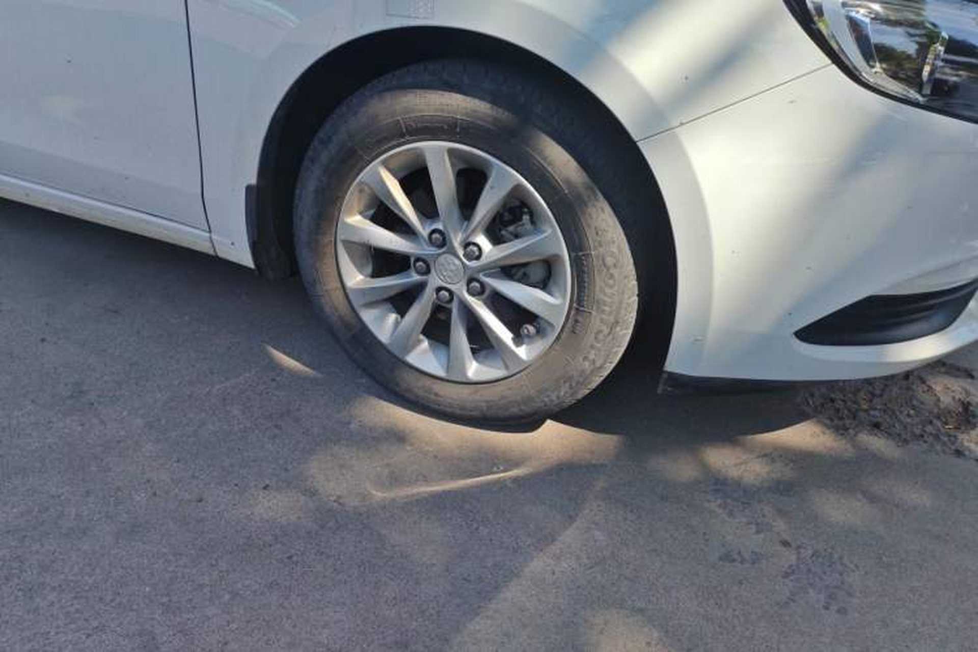 Used Buick GT 2018 15T Manual Entry-Level Version China V Standard Right Front Wheel Hub