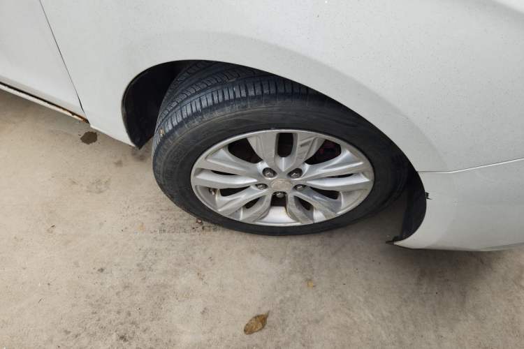 Used Buick GT 2018 15T Dual-Clutch Elite Model China V Standard Right Front Wheel Hub