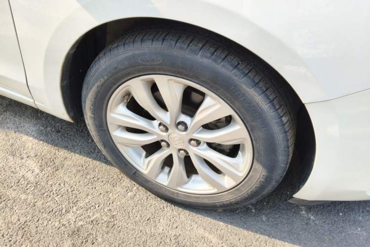 Used Buick GT 2018 15T Dual-Clutch Elite Model China V Standard Right Front Wheel Hub