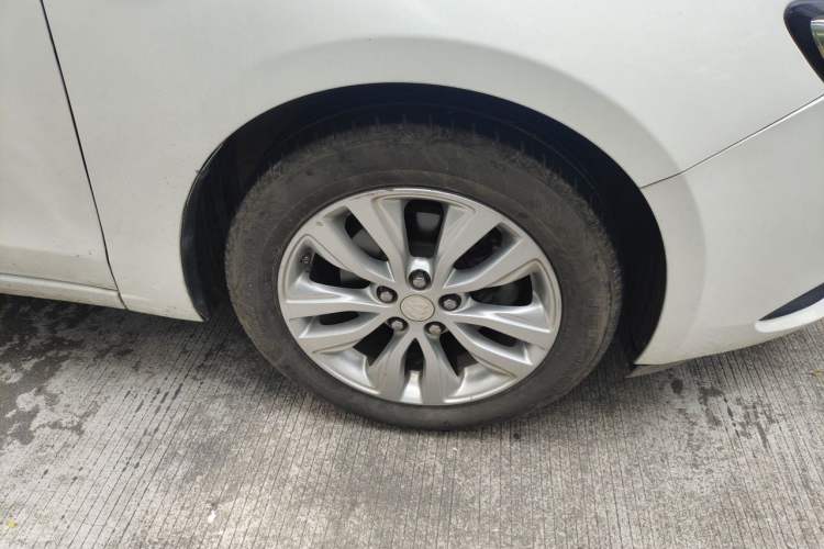 Used Buick GT 2018 15T Dual-Clutch Elite Model China V Standard Right Front Wheel Hub