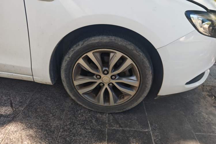 Used Buick GT 2018 18T Automatic Elite Model Right Front Wheel Hub