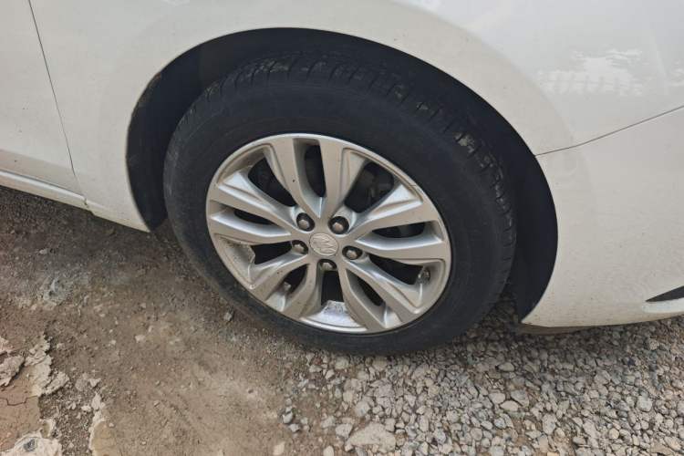 Used Buick GT 2018 15T Manual Elite Version China V Standard Right Front Wheel Hub