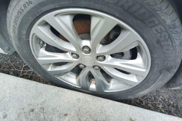 Used Buick GT 2018 15T Dual-Clutch Elite Model China V Standard Right Front Wheel Hub